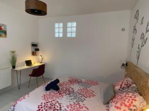 Sejours chez l'habitant La maison d'Angelique - Colocation hoteliere a 150m Gare TGV- Grande cuisine equipee & salon - Fibre - Netflix : photos des chambres