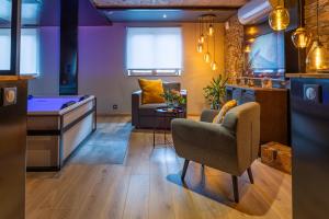 Appartements Love industrie & spa - Suite Romantique en Alsace - Terrasse et garage : photos des chambres