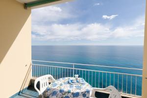 144 - Sunshine Suite 9, fronte e vista MARE