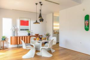 Artful City Loft with Rooftop Terrace, Near Beach