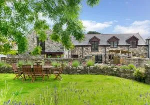 Tai Marian Group Cottages - Llangadwaladr