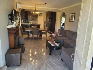 Soleil House with a View - Priory