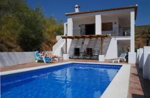 Piltraque - our stunning country villa to rent in Andalucia, Spain - Colmenar