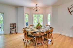 Game Room and Lake View Lake Hartwell Group Retreat