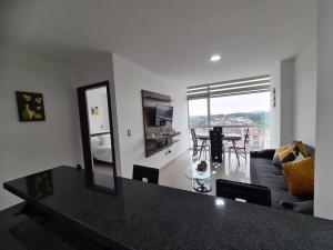 CORAL SUITE CON VISTA CIUDADPISCINA, GYM, PARQUEO