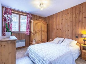 Appartements Appartement de style montagnard dans chalet rustique, au coeur du vieux village et aux pieds des pistes - FR-1-694-73 : photos des chambres