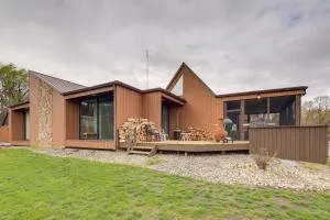 Spacious Plymouth Hideaway on Acreage with Lake! - Knox