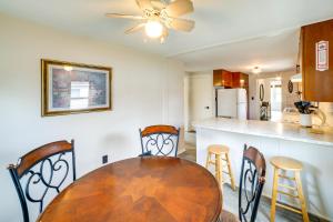 Columbia City Vacation Rental with Lake Access