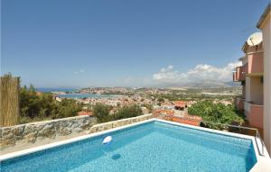 Awesome Apartment In Podstrana With 4 Bedrooms, Wifi And Outdoor Swimming Pool