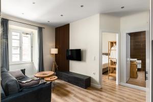 Lorenzo Mavili Suite