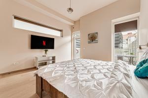 Ultra Central Apartment with Private Terrace