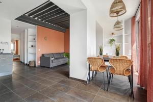 Appartements Lyon Cite- Appartement vue Rhone terrasse-Caluire : photos des chambres