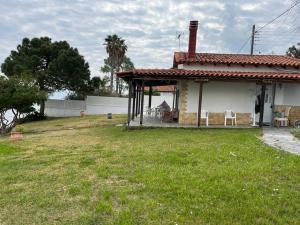Olga Studio House in front of the beach