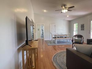 Liv at The Lake - Sinclair