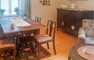 4 Bedroom Beautiful Home In Mörlunda