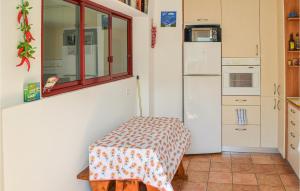 Maisons de vacances 3 Bedroom Lovely Home In Hendaye : photos des chambres