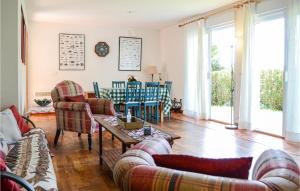 Maisons de vacances 3 Bedroom Lovely Home In Hendaye : photos des chambres