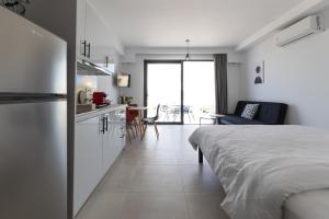 Pagani Blue - Luxury Studio A2