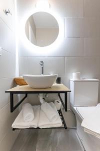 Pagani Blue - Luxury Studio A2