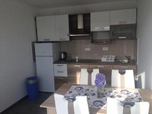 Apartment in Rogoznica with balcony, air conditioning, WiFi, washing machine 5173-2 