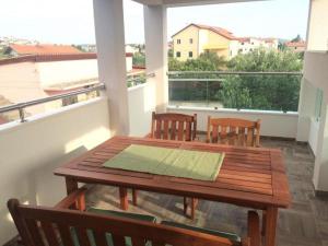 Apartment in Rogoznica with balcony, air conditioning, WiFi, washing machine 5173-2 