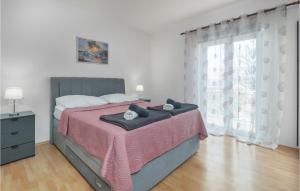 2 Bedroom Stunning Apartment In Novi Vinodolski 