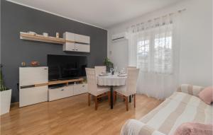 2 Bedroom Stunning Apartment In Novi Vinodolski 