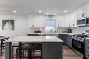 Williams Bay House - Cherry Street Retreat