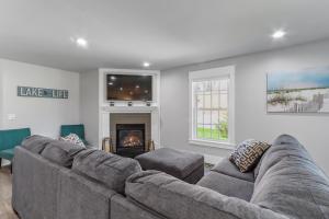 Williams Bay House - Cherry Street Retreat