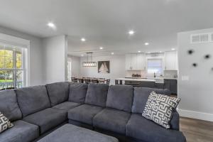 Williams Bay House - Cherry Street Retreat
