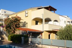 Seaside apartments with a swimming pool Sevid, Trogir - 21163