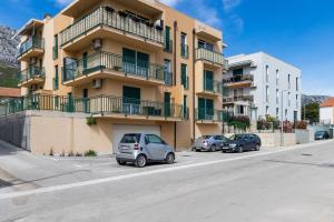 Apartments with a parking space Kastel Gomilica, Kastela - 21138