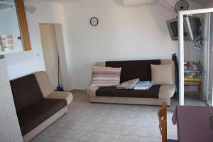 Apartments with parking space Nemira, Omis - 21059