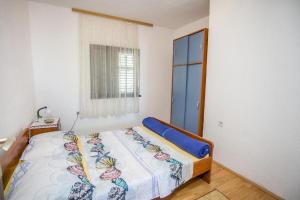 Apartments with parking space Nemira, Omis - 21059