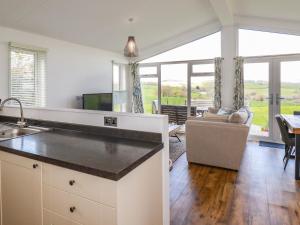 8 Horizon View