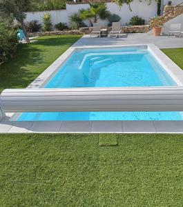 Villas Villa contemporaine Piscine chauffee,petanque, Clim : photos des chambres