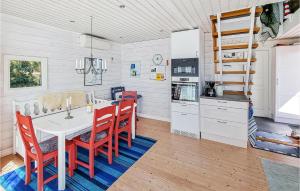 Lovely Home In Hällekis With Wifi