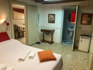 San Marco Orange Nest