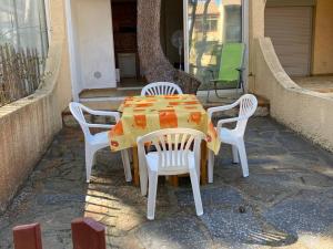 Studio Cabine 4 Pers, Terrasse, Parking Privé, Proche Plage et Commerces, La Franqui - FR-1-81-585