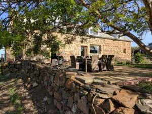 *Newly relisted* Coach House at Lisdillon Vineyard - Lisdillon