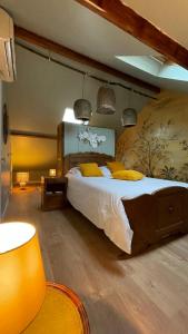 Villas luxury Villa marie emeraude proche paris jacuzzi et jardin : photos des chambres