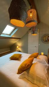 Villas luxury Villa marie emeraude proche paris jacuzzi et jardin : photos des chambres