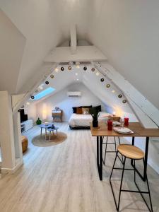 Appartements Casa Blum #1 & #2 - Joli T2 avec Clim & Terrasse - Cosy Studio avec Clim - Proche Gare & Centre Brive : photos des chambres