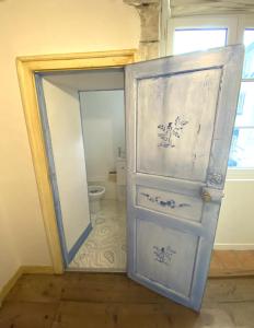 Sejours chez l'habitant FLOYDHOM'S hypercentre Pau chambre double vu chateau Henri 4 ! : photos des chambres