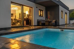 Luxury Villa Impossible