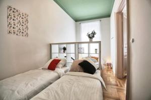 Unwind in Style w SAUNA dsgn 2BR Home