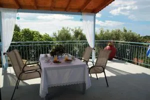 Hidden Paradise - Asíni