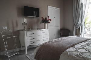 BELVEDERE Luxury Apartment, view on the Lucca Walls