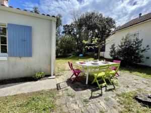 Maisons de vacances Maison Saint-Georges-d'Oleron, 3 pieces, 4 personnes - FR-1-246A-161 : photos des chambres