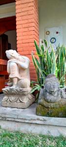Tunjung guest house lovina beach